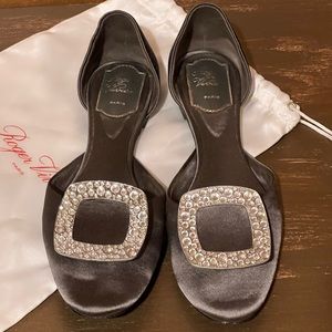 Roger Vivier classic silk and diamonds gray color shoes